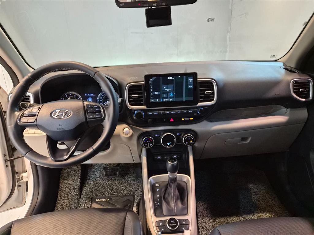 HYUNDAI Venue - Vista 8