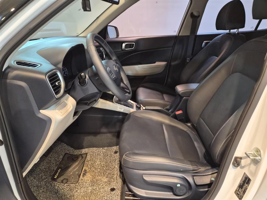 HYUNDAI Venue - Vista 10