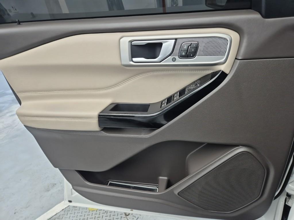 Ford Explorer - Vista 12