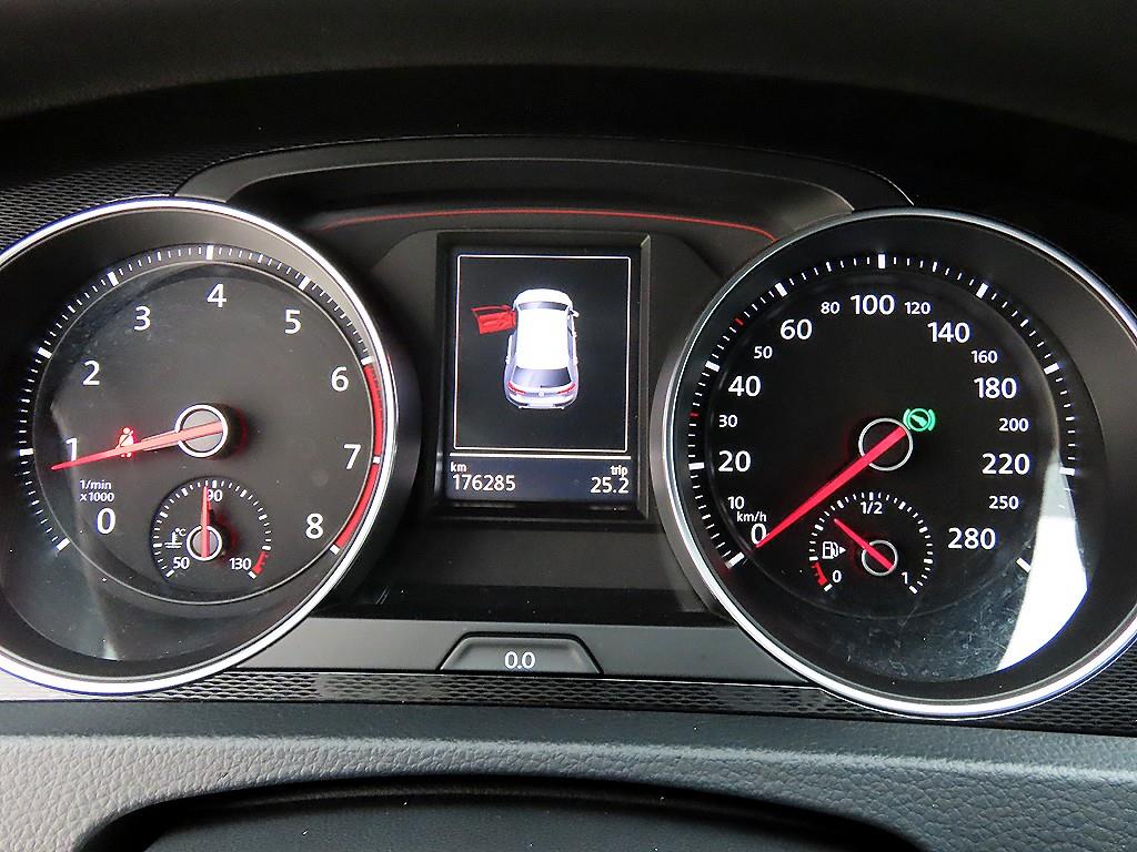 Volkswagen Golf - Vista 9