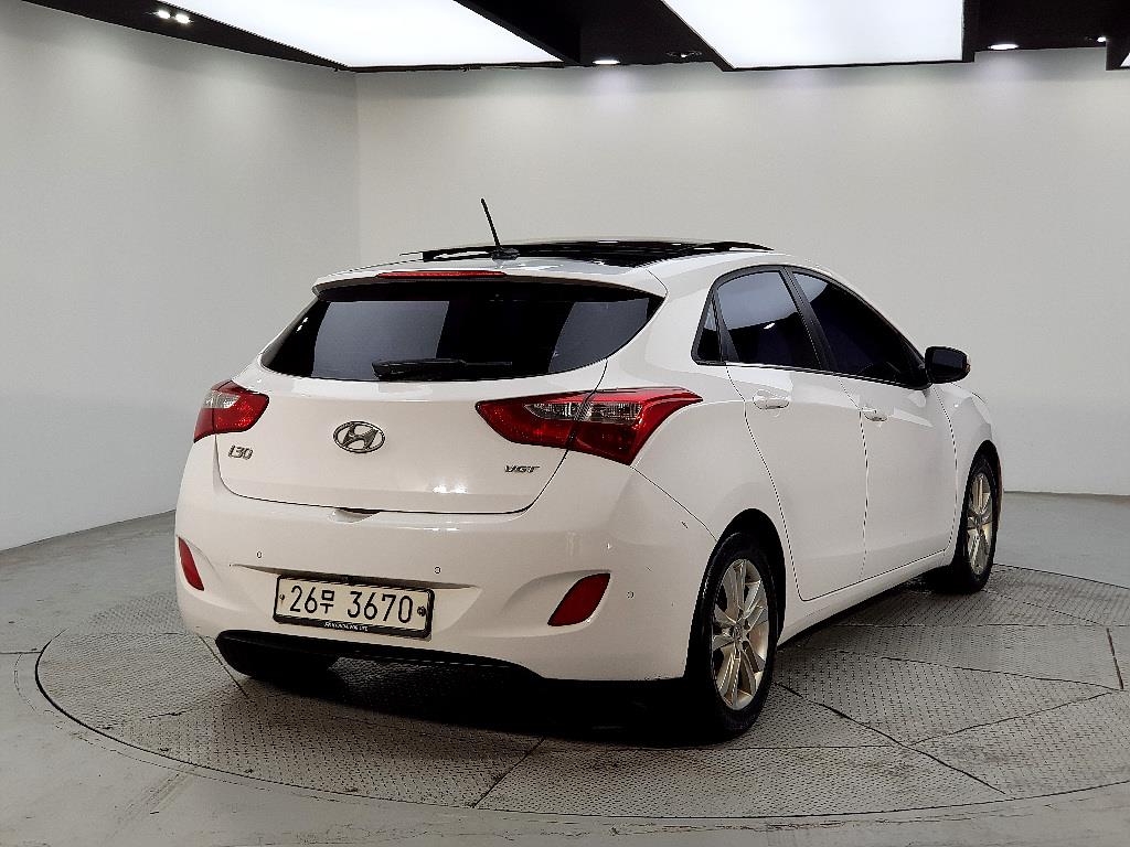 HYUNDAI i30 - Vista 4