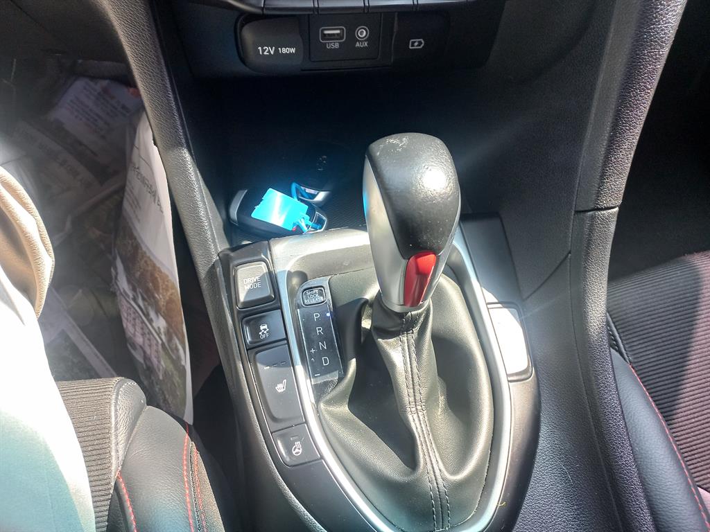 HYUNDAI Veloster - Vista 11