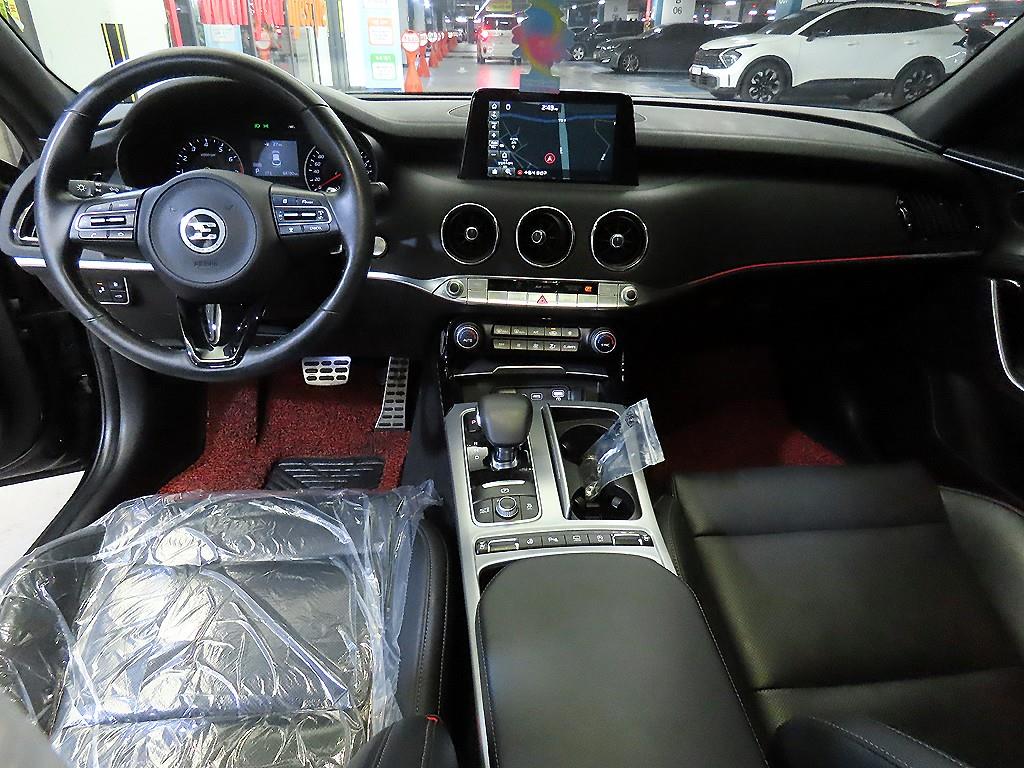 KIA Stinger - Vista 10