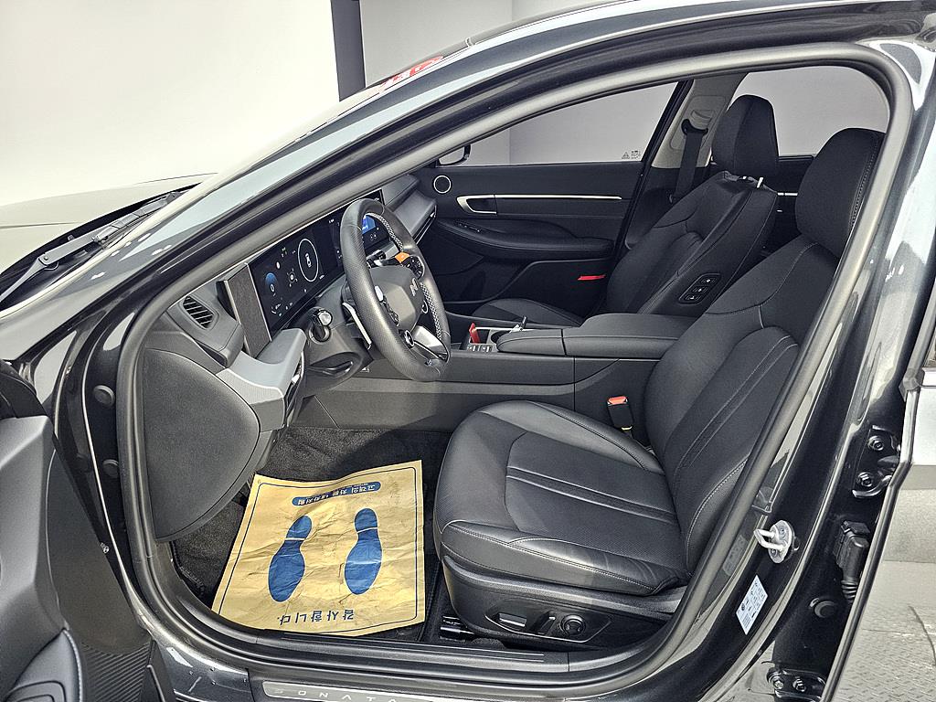 HYUNDAI Sonata - Vista 8