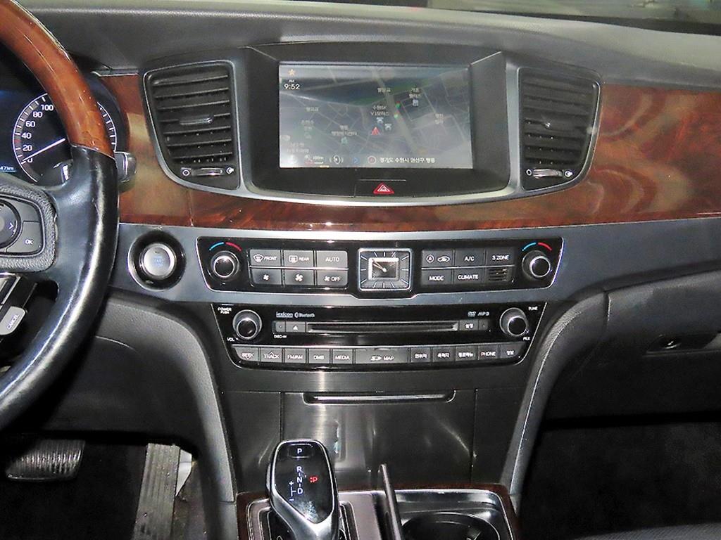 HYUNDAI Equus - Vista 11