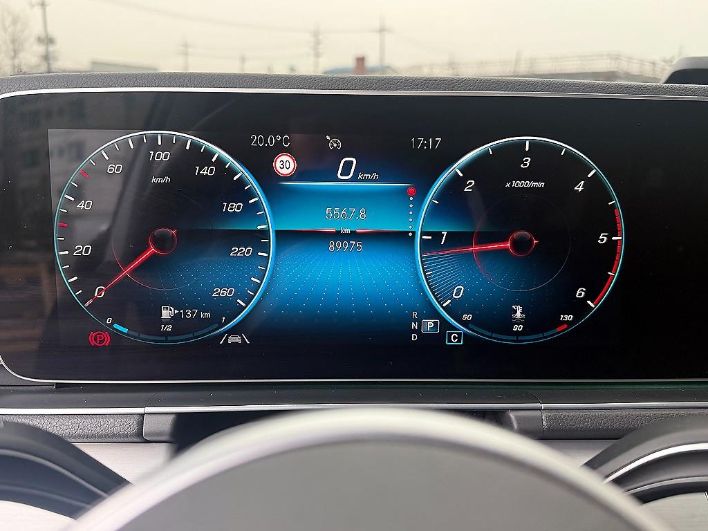 Mercedes Benz GLE Class - Vista 9