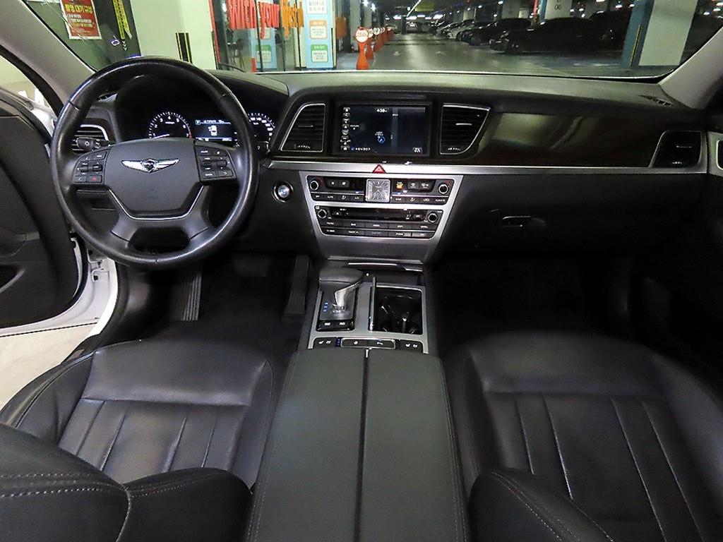 Genesis G80 - Vista 10