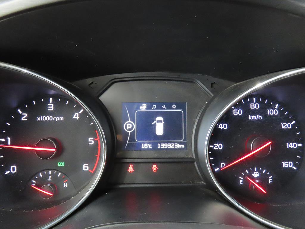 KIA Carnival - Vista 10