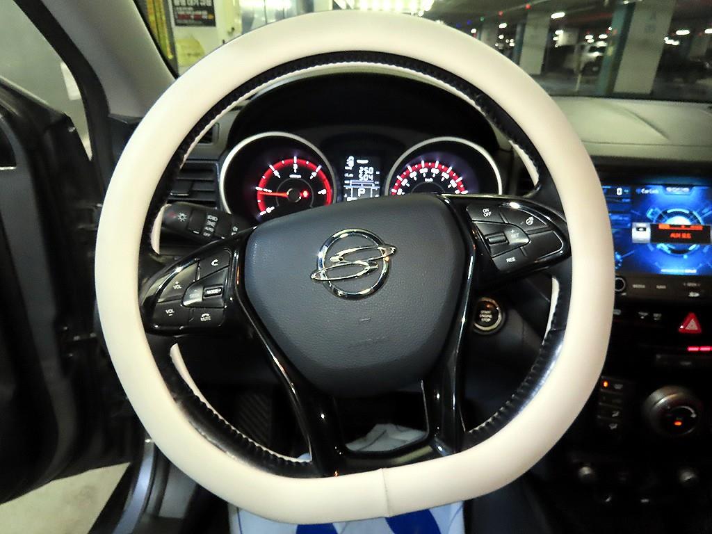 Ssangyong Tivoli - Vista 8