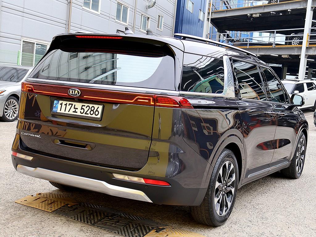 KIA Carnival - Vista 7