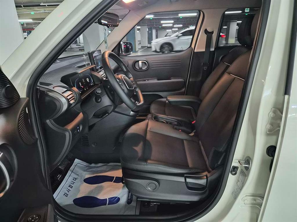 HYUNDAI Casper - Vista 6