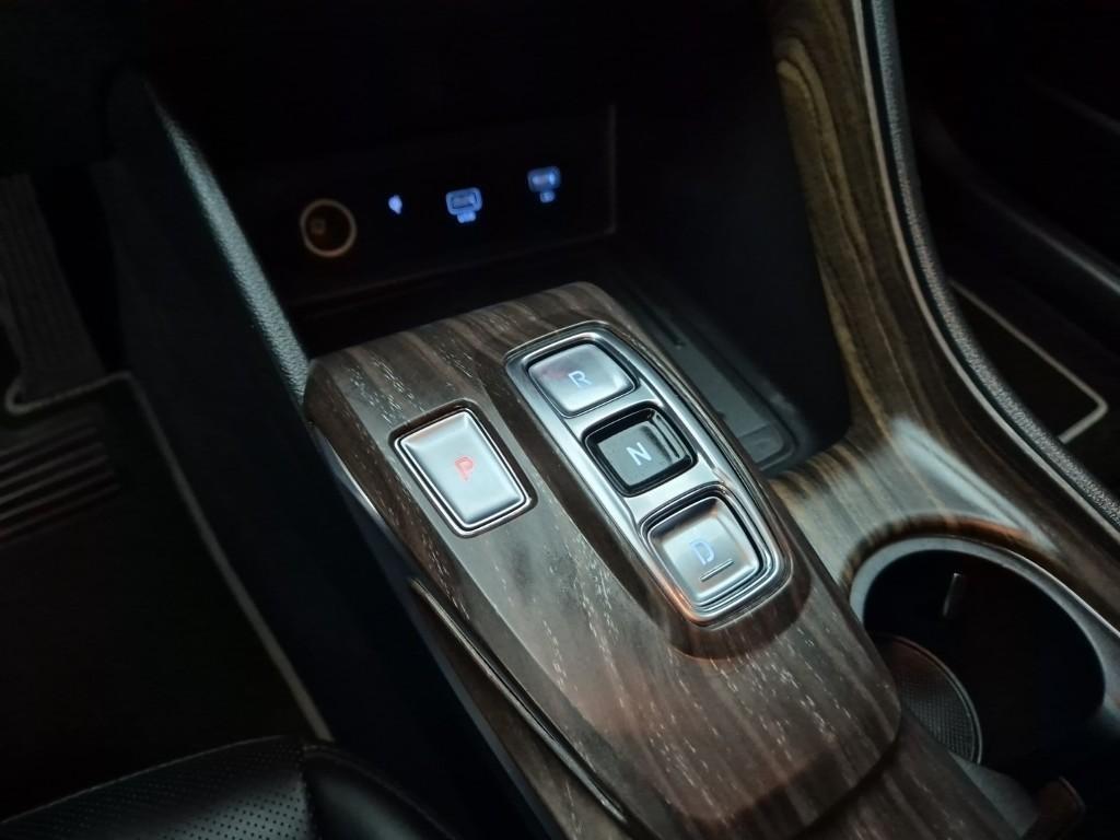 HYUNDAI Sonata - Vista 8