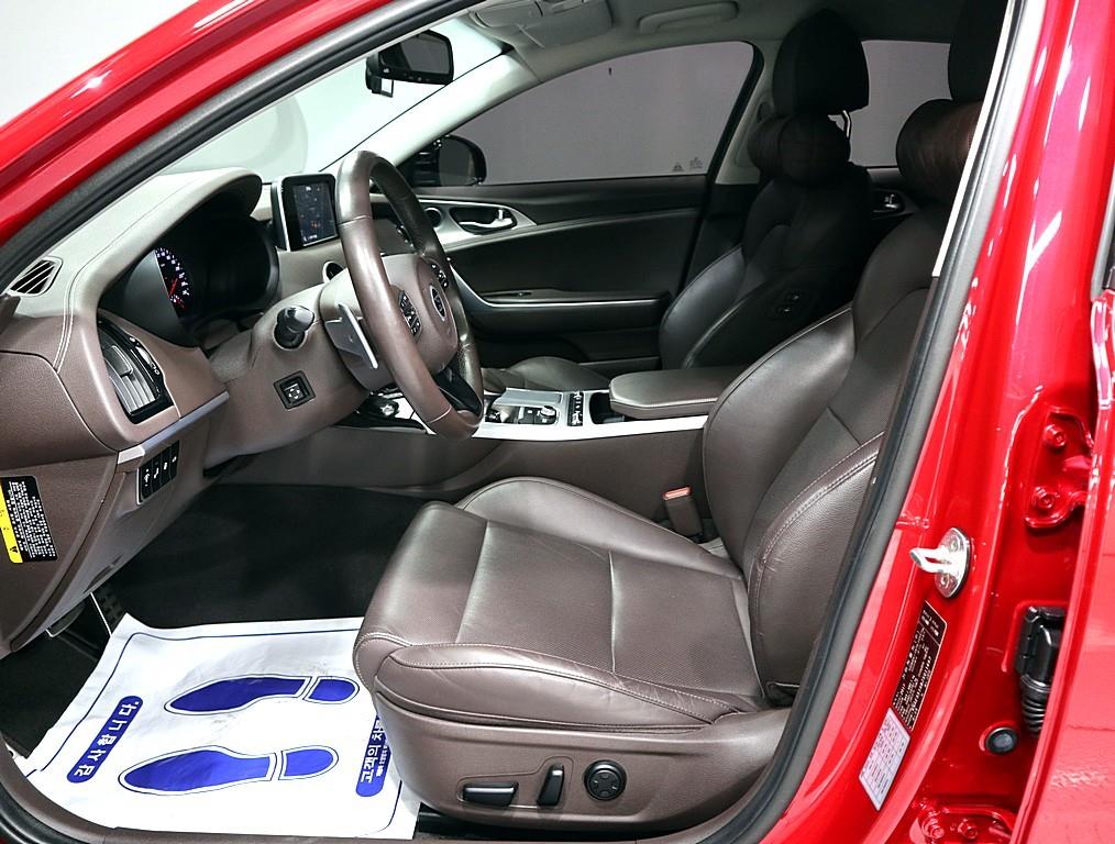 KIA Stinger - Vista 9