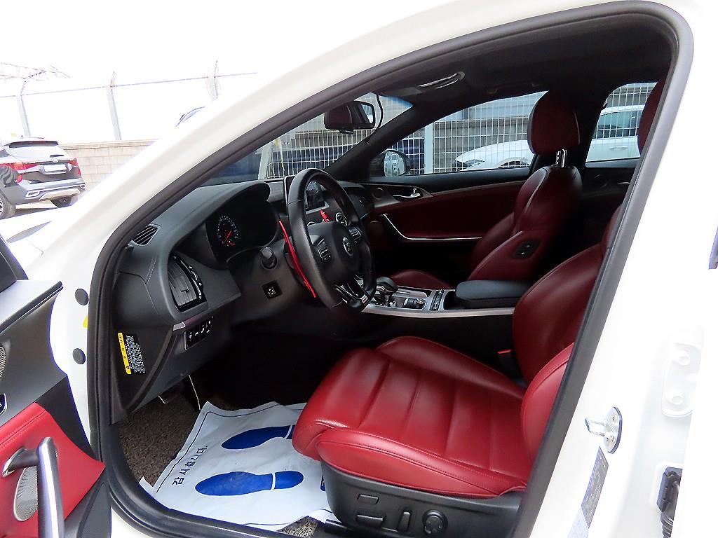 KIA Stinger - Vista 5