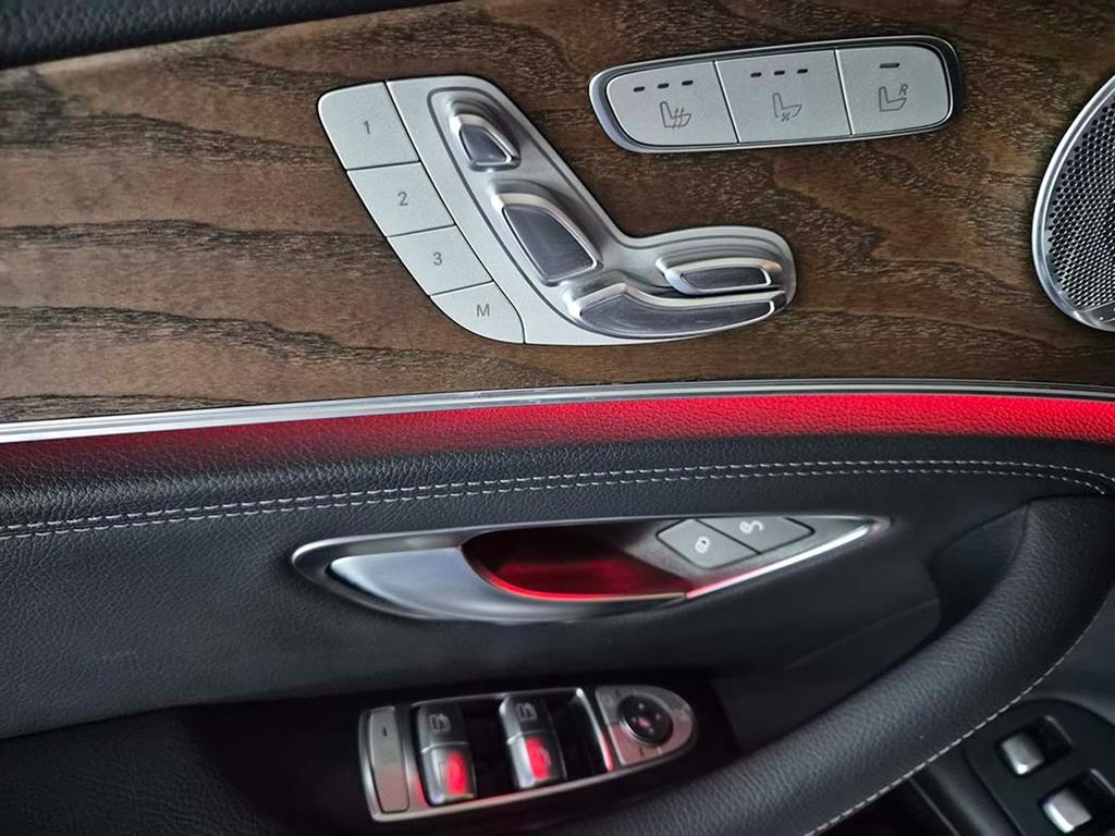 Mercedes Benz E class - Vista 12