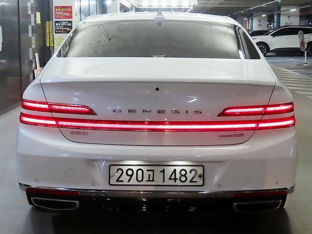 Genesis G90 - Vista 5