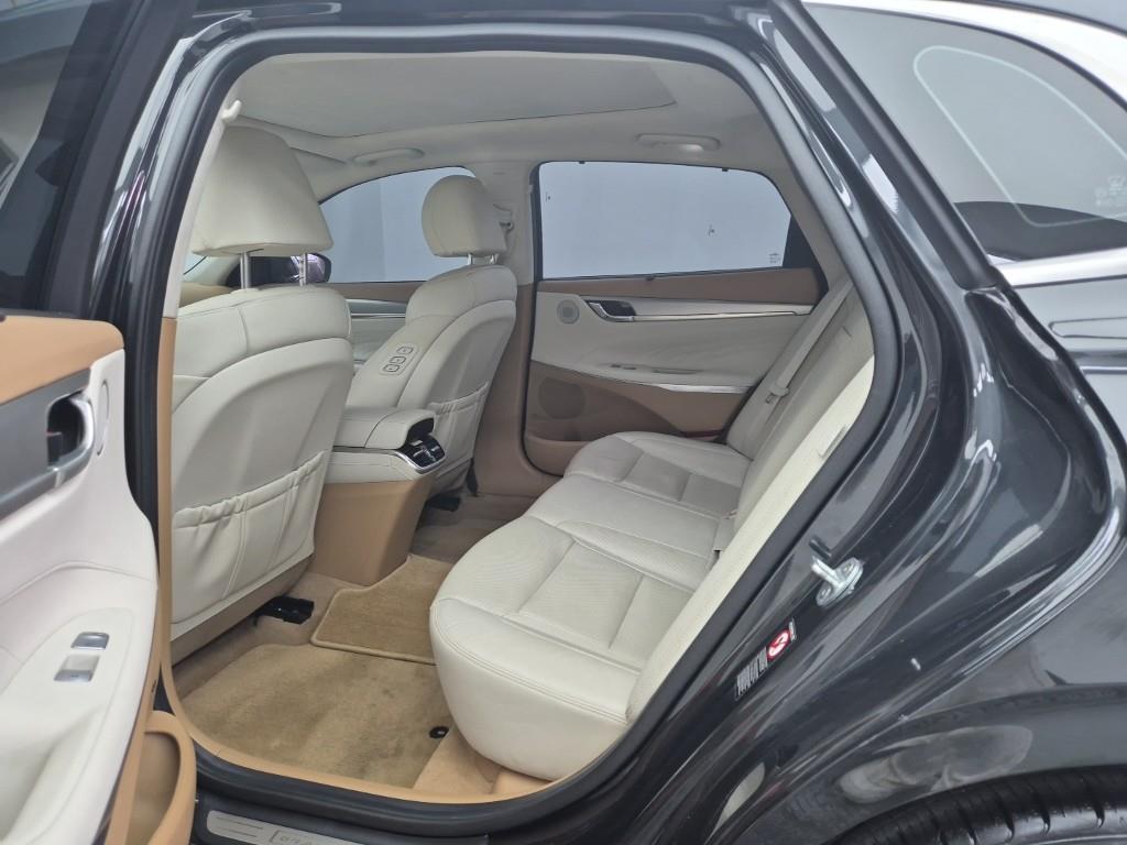 HYUNDAI Grandeur - Vista 12