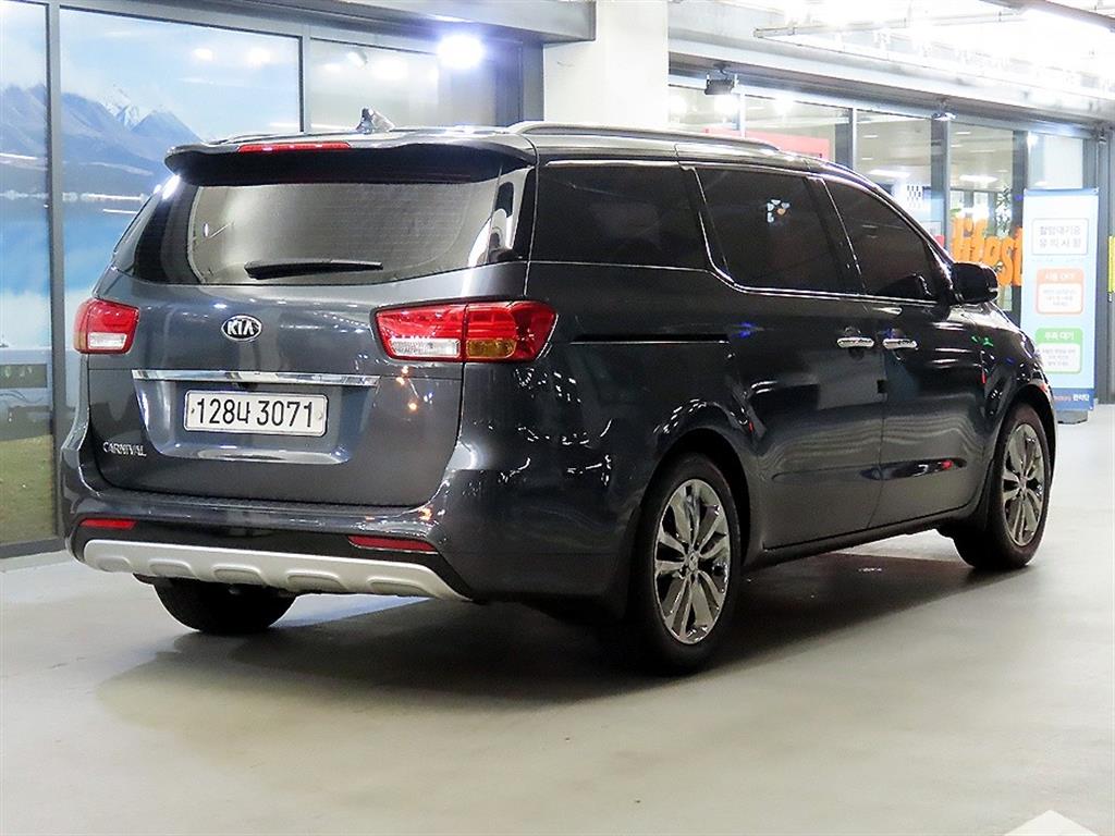KIA Carnival - Vista 4