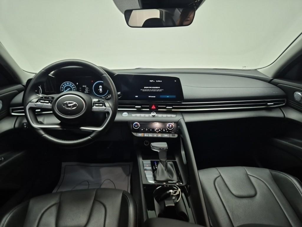 HYUNDAI Avante - Vista 7