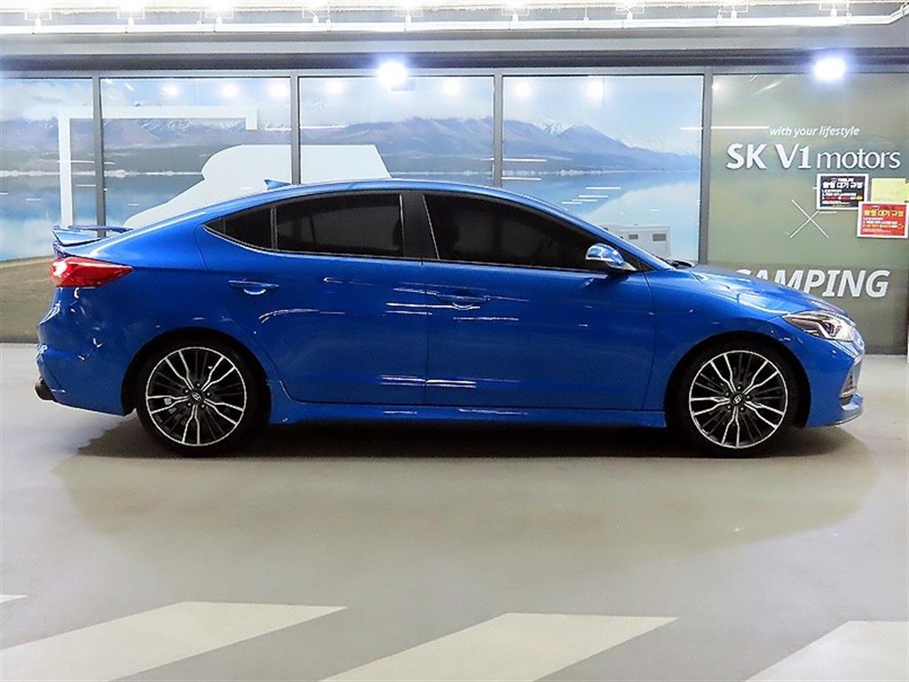 HYUNDAI Avante - Vista 3