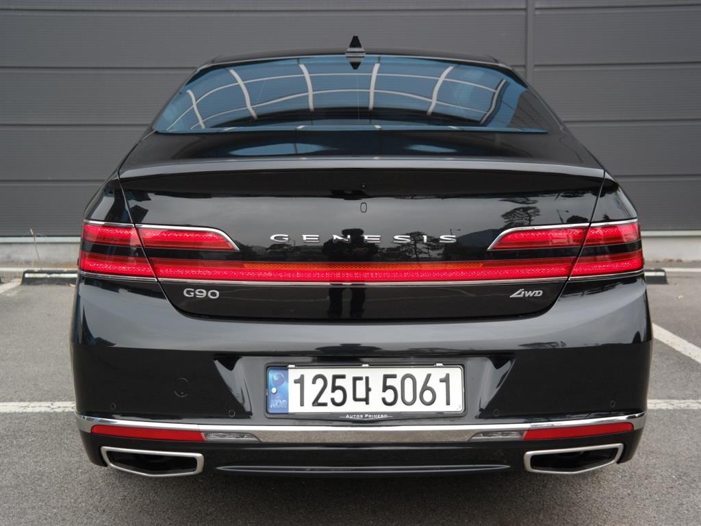 Genesis G90 - Vista 5