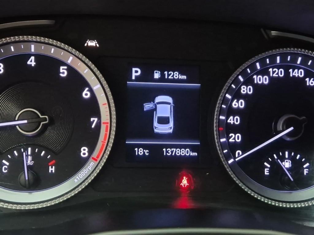 HYUNDAI Sonata - Vista 6