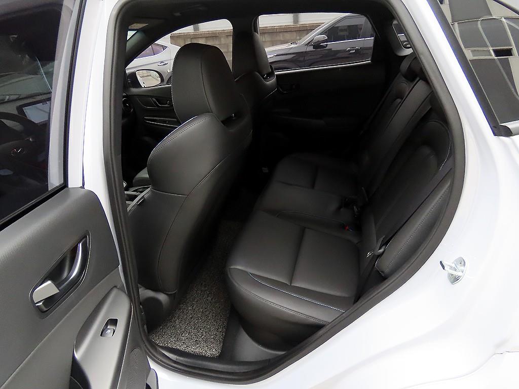 HYUNDAI Kona - Vista 6