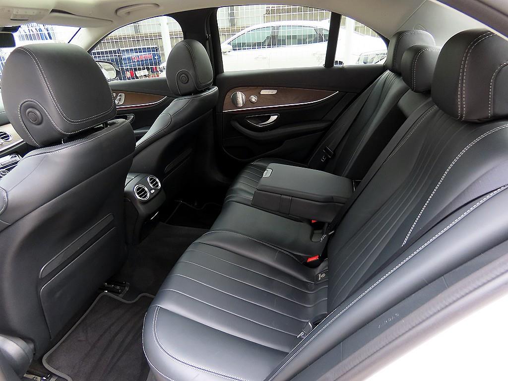 Mercedes Benz E class - Vista 6