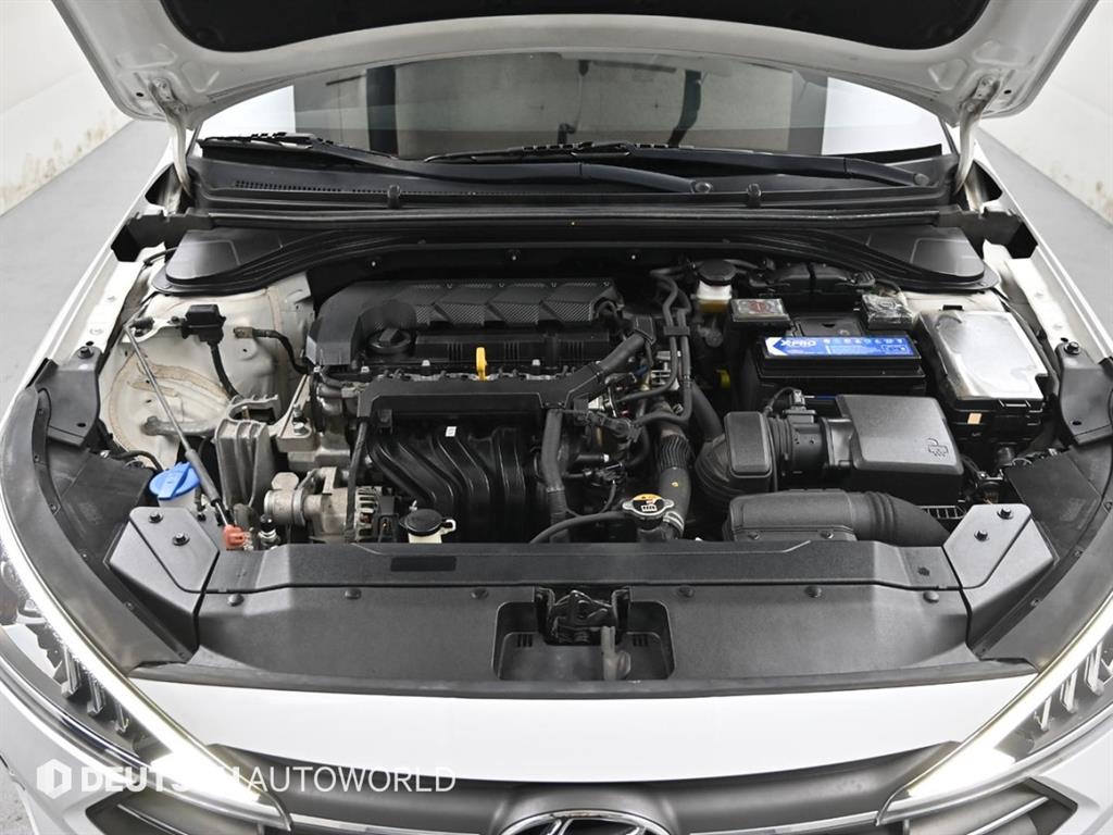 HYUNDAI Avante - Vista 6