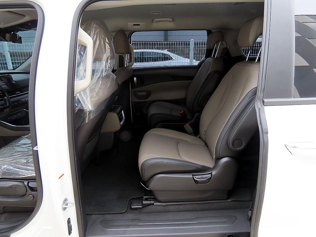 KIA Carnival - Vista 6