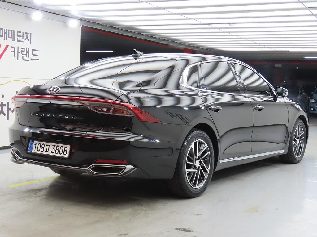 HYUNDAI Grandeur - Vista 2