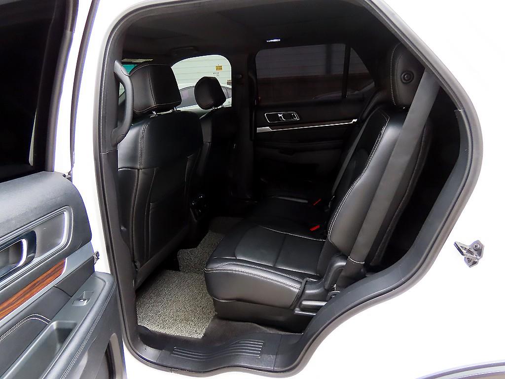 Ford Explorer - Vista 6