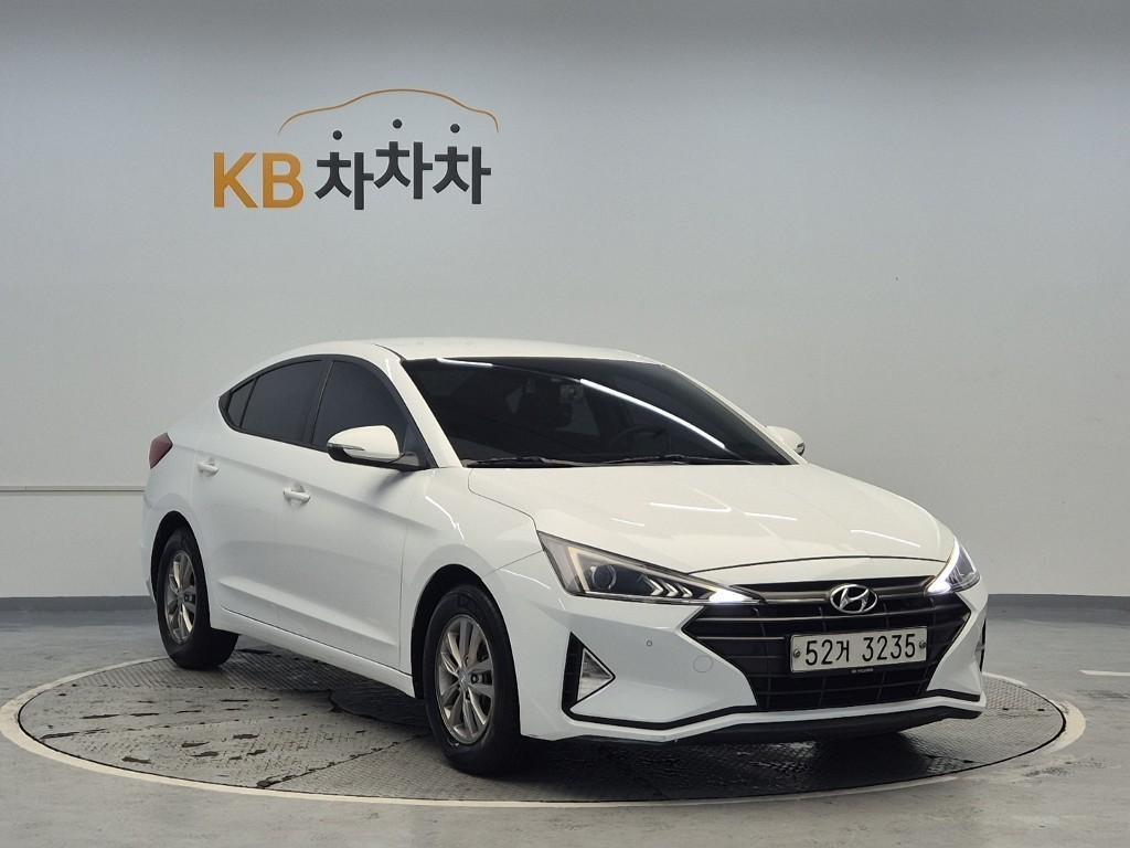 HYUNDAI Avante - Vista 4