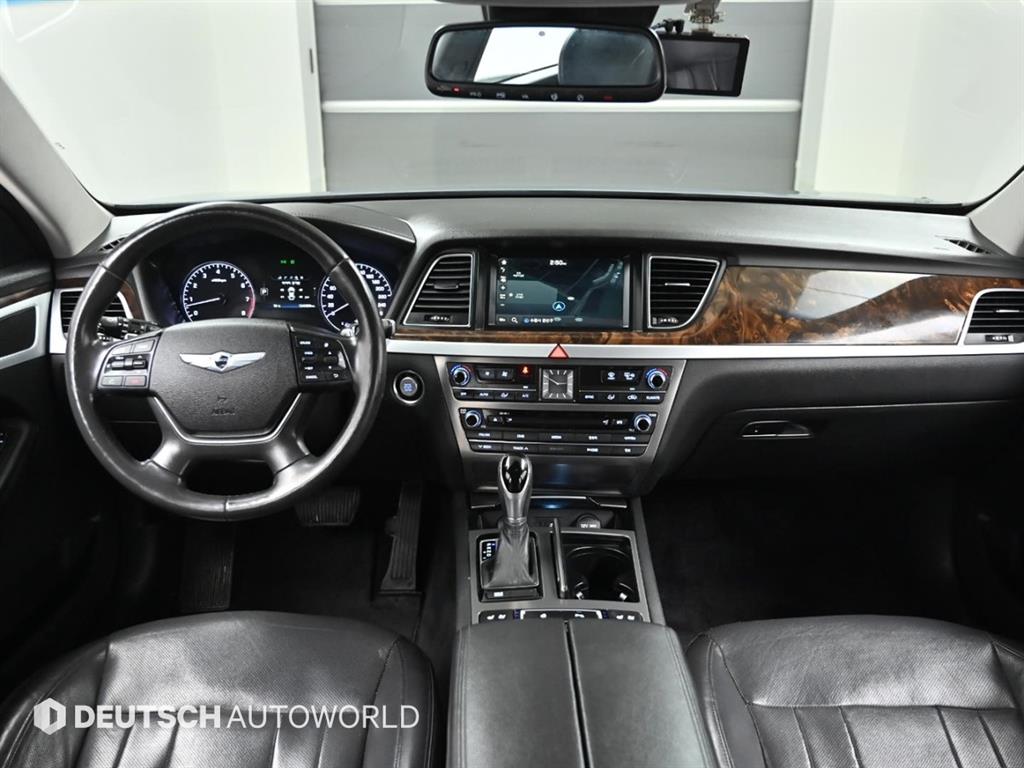 HYUNDAI Genesis - Vista 7