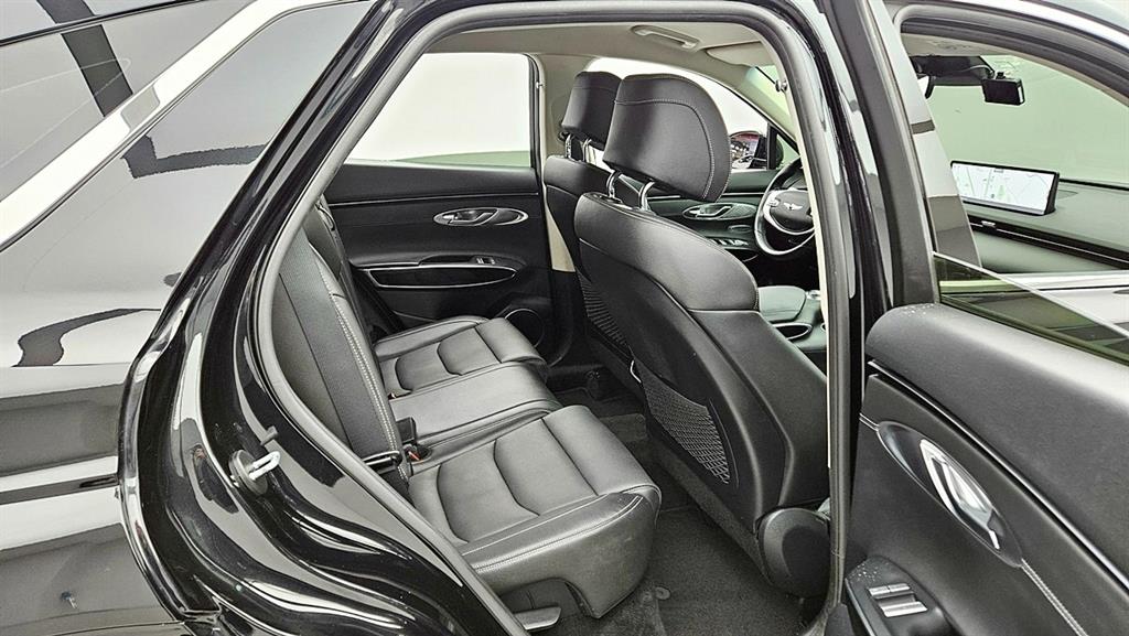 Genesis GV70 - Vista 7