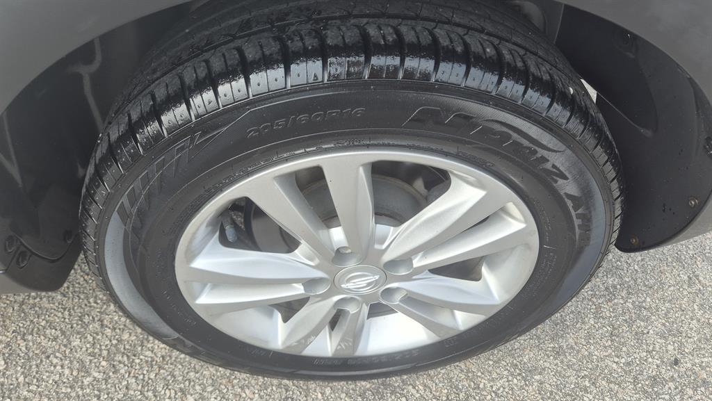 Ssangyong Tivoli 2015 Blanco - Importación desde Corea - HF Imports Iquique - Foto 16