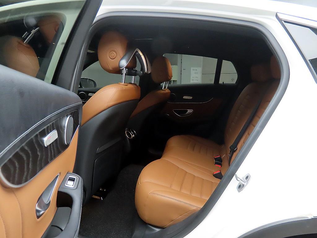 Mercedes Benz GLC Class - Vista 6