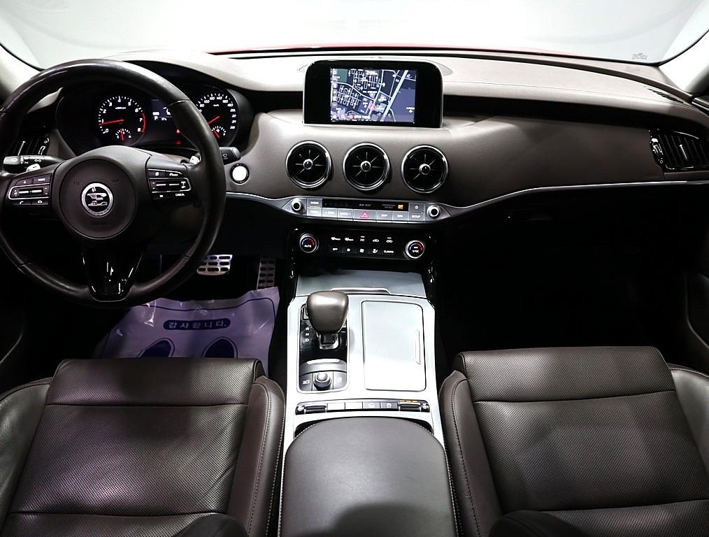 KIA Stinger - Vista 5