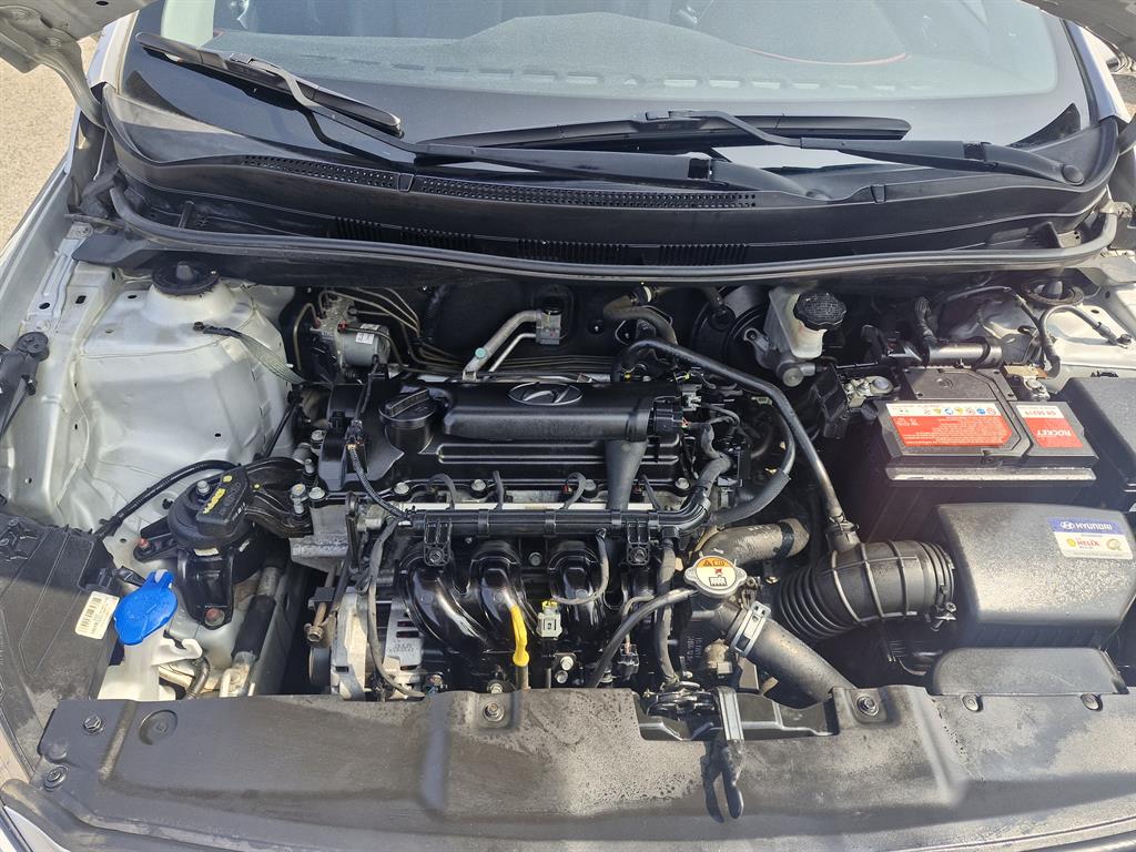 HYUNDAI Accent - Vista 7