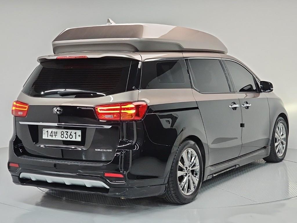 KIA Carnival - Vista 5