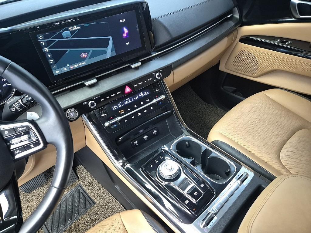 KIA Carnival - Vista 9