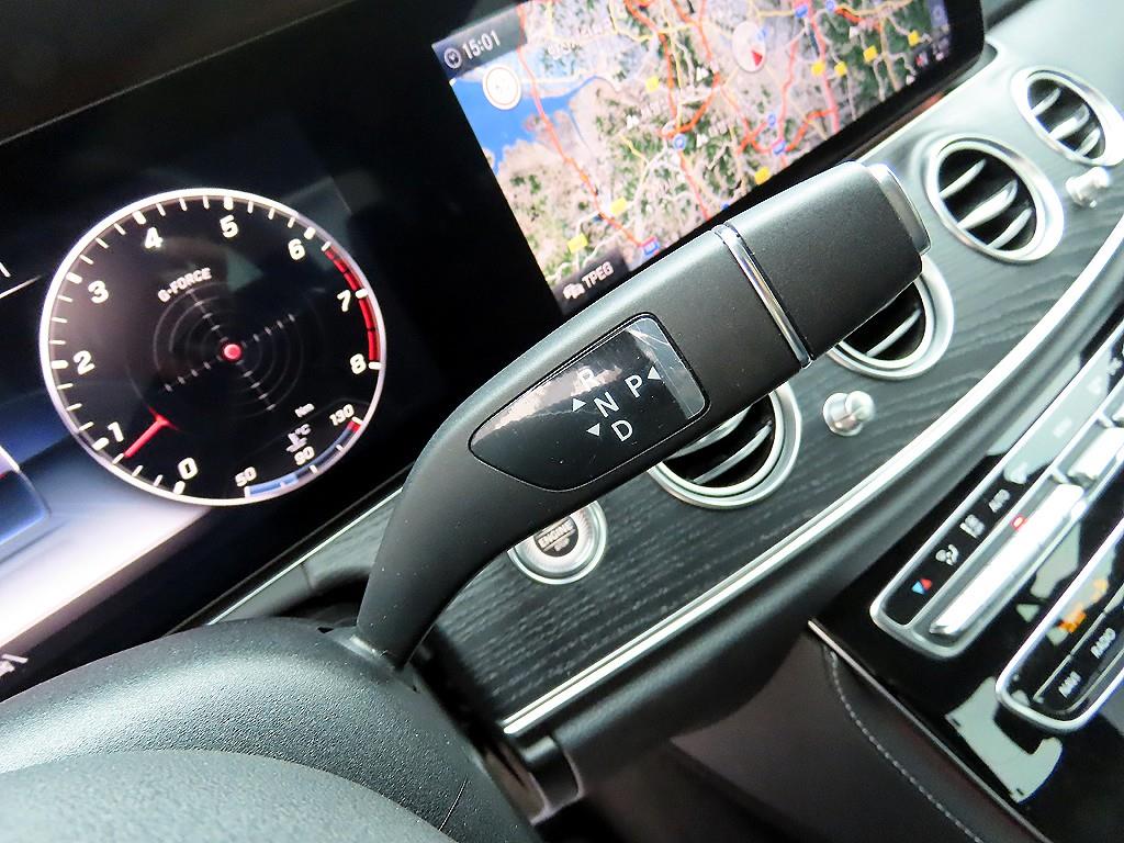 Mercedes Benz E class - Vista 11