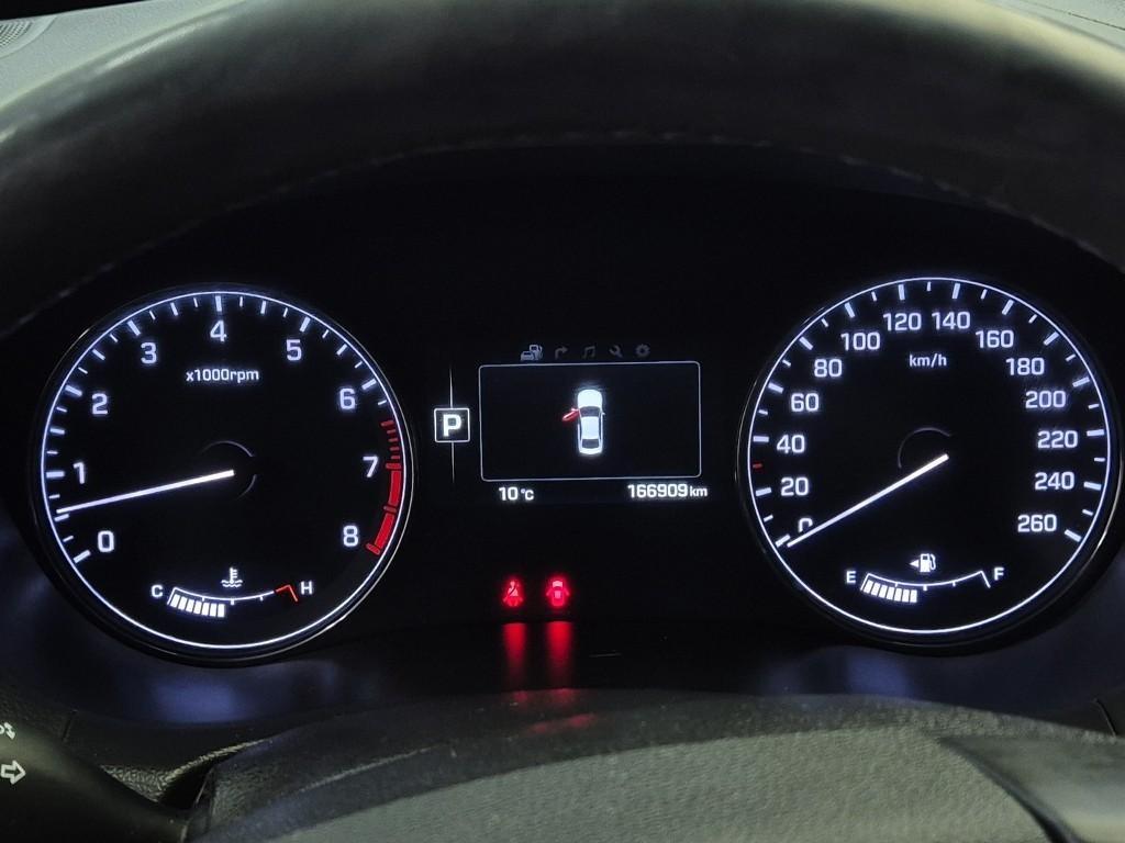 HYUNDAI Genesis - Vista 7