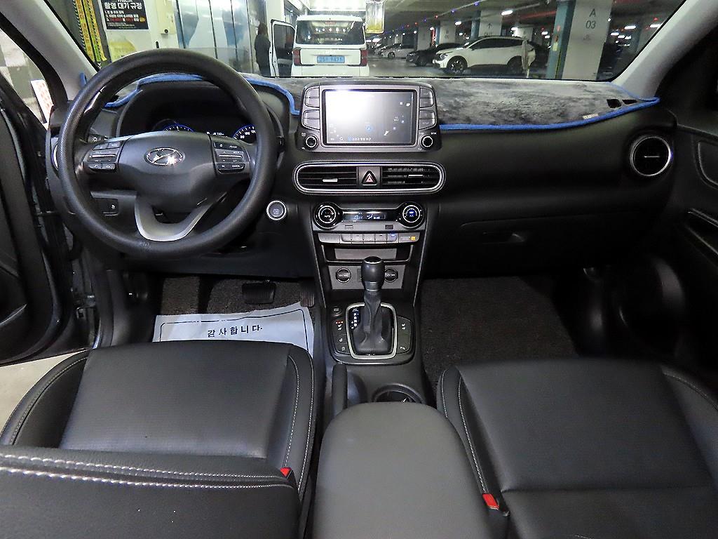 HYUNDAI Kona - Vista 10