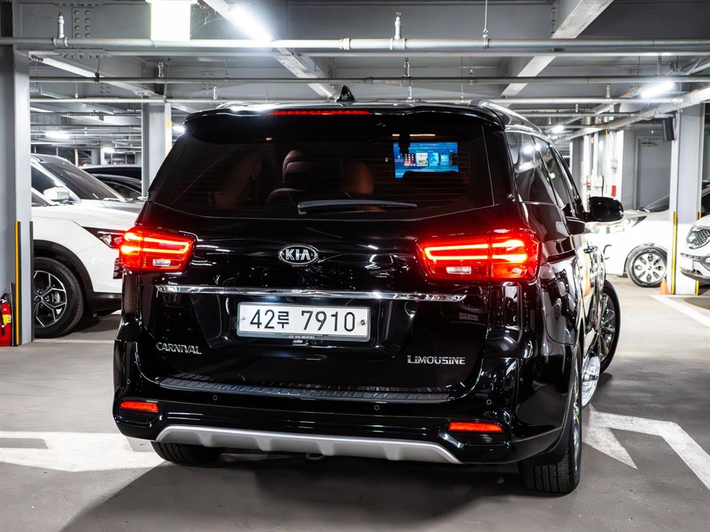 KIA Carnival - Vista 4