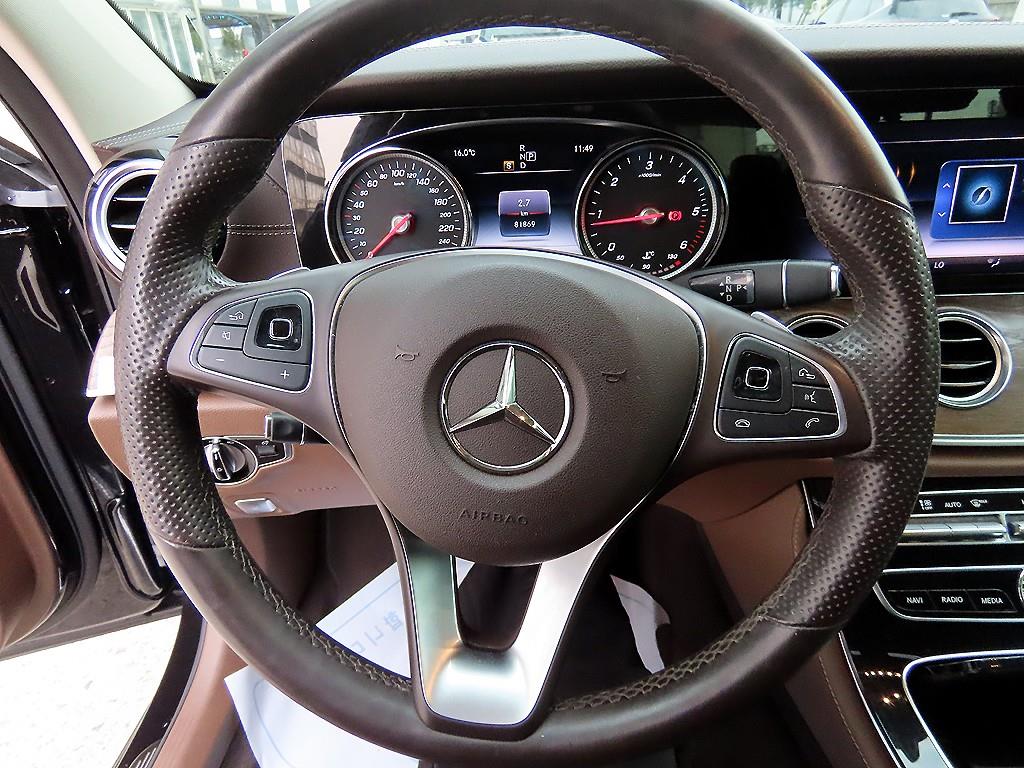 Mercedes Benz E class - Vista 8