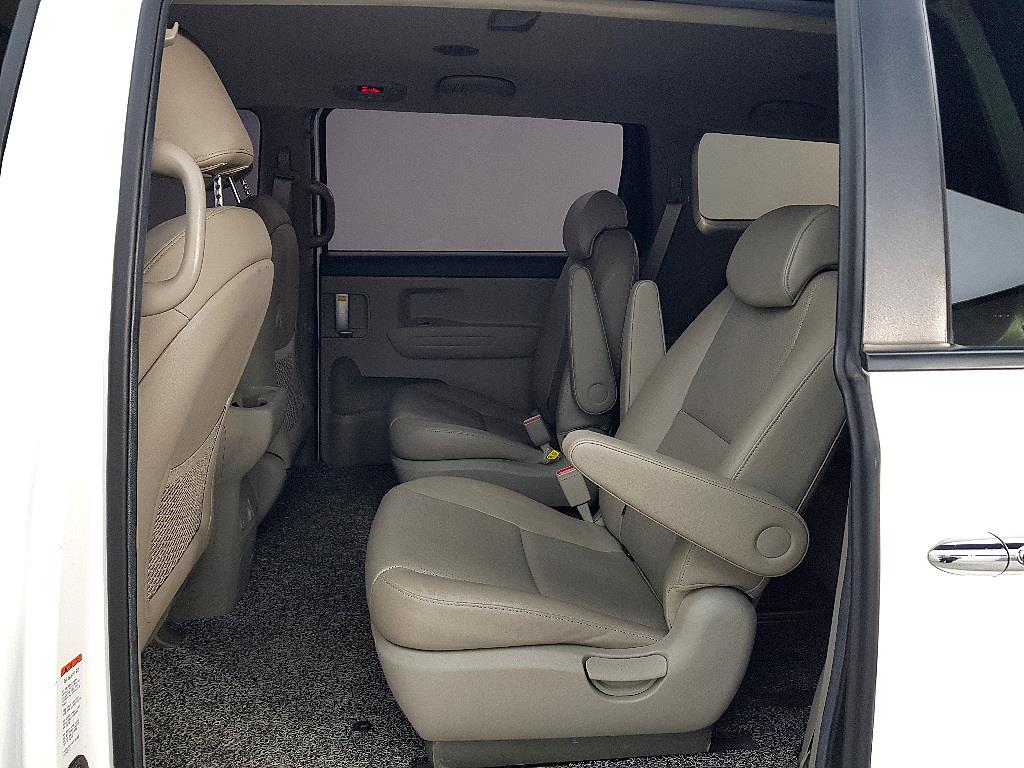 KIA Carnival - Vista 9