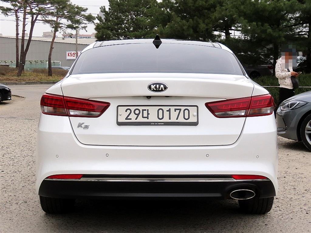 KIA K5 - Vista 4