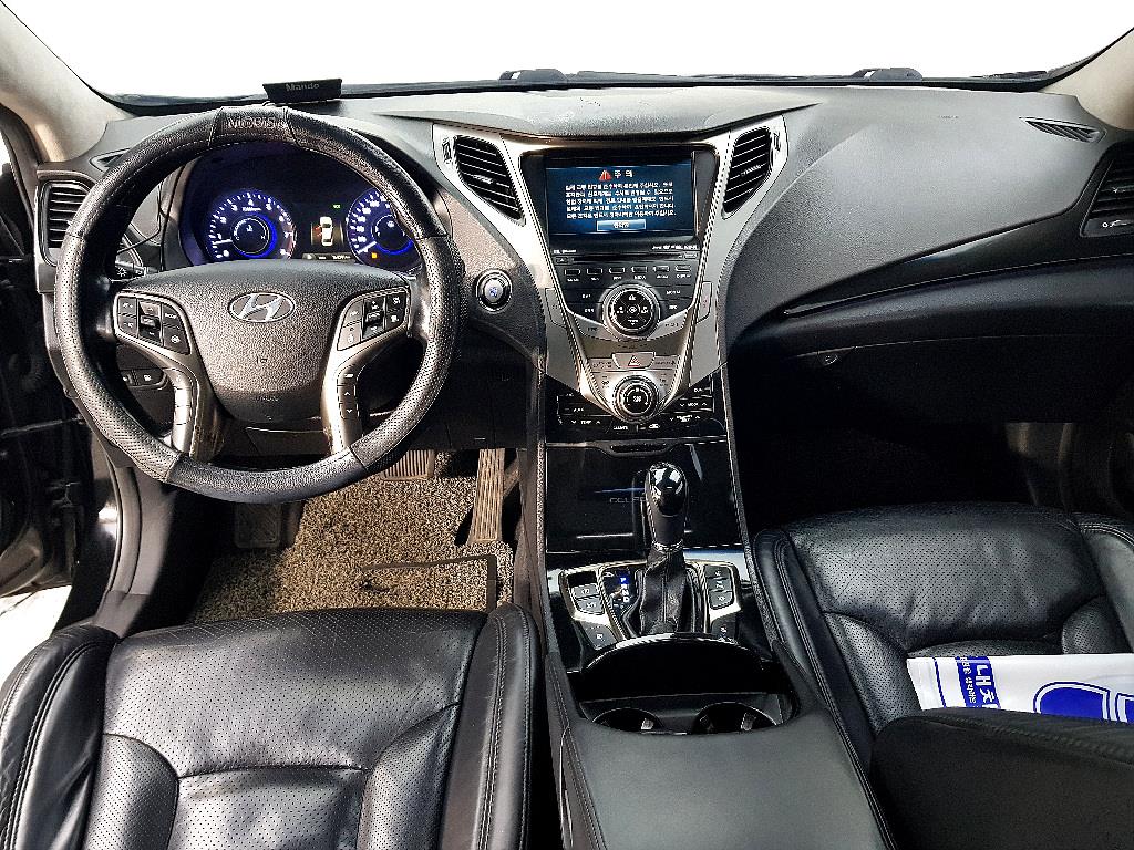 HYUNDAI Grandeur - Vista 5