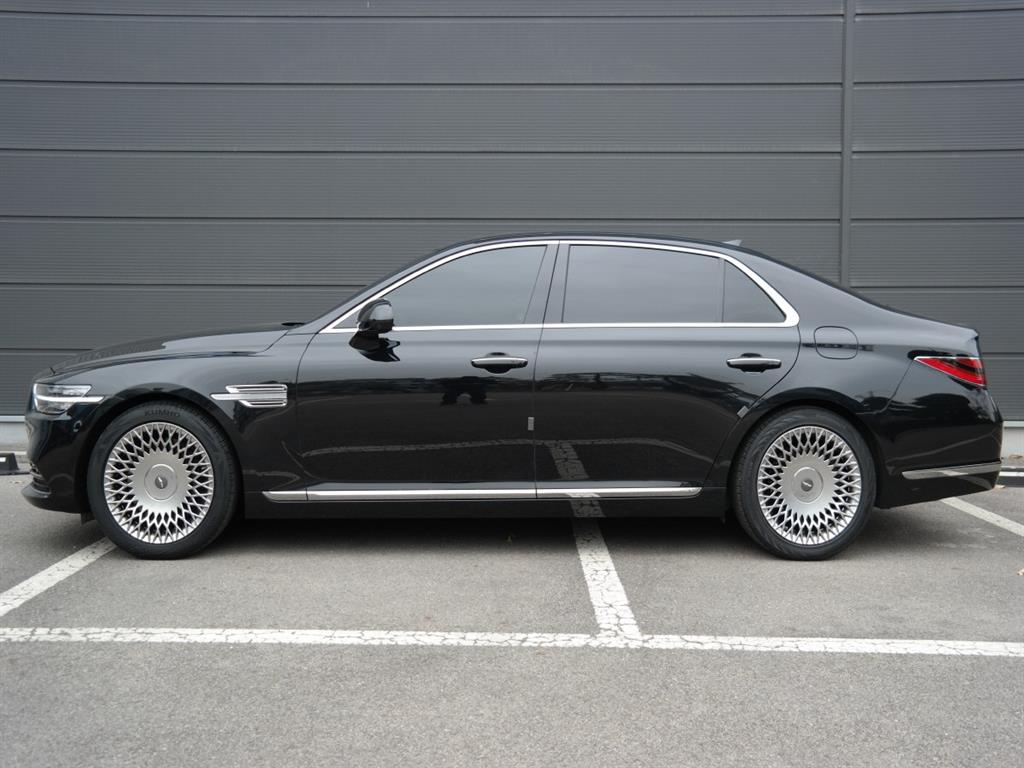 Genesis G90 - Vista 11